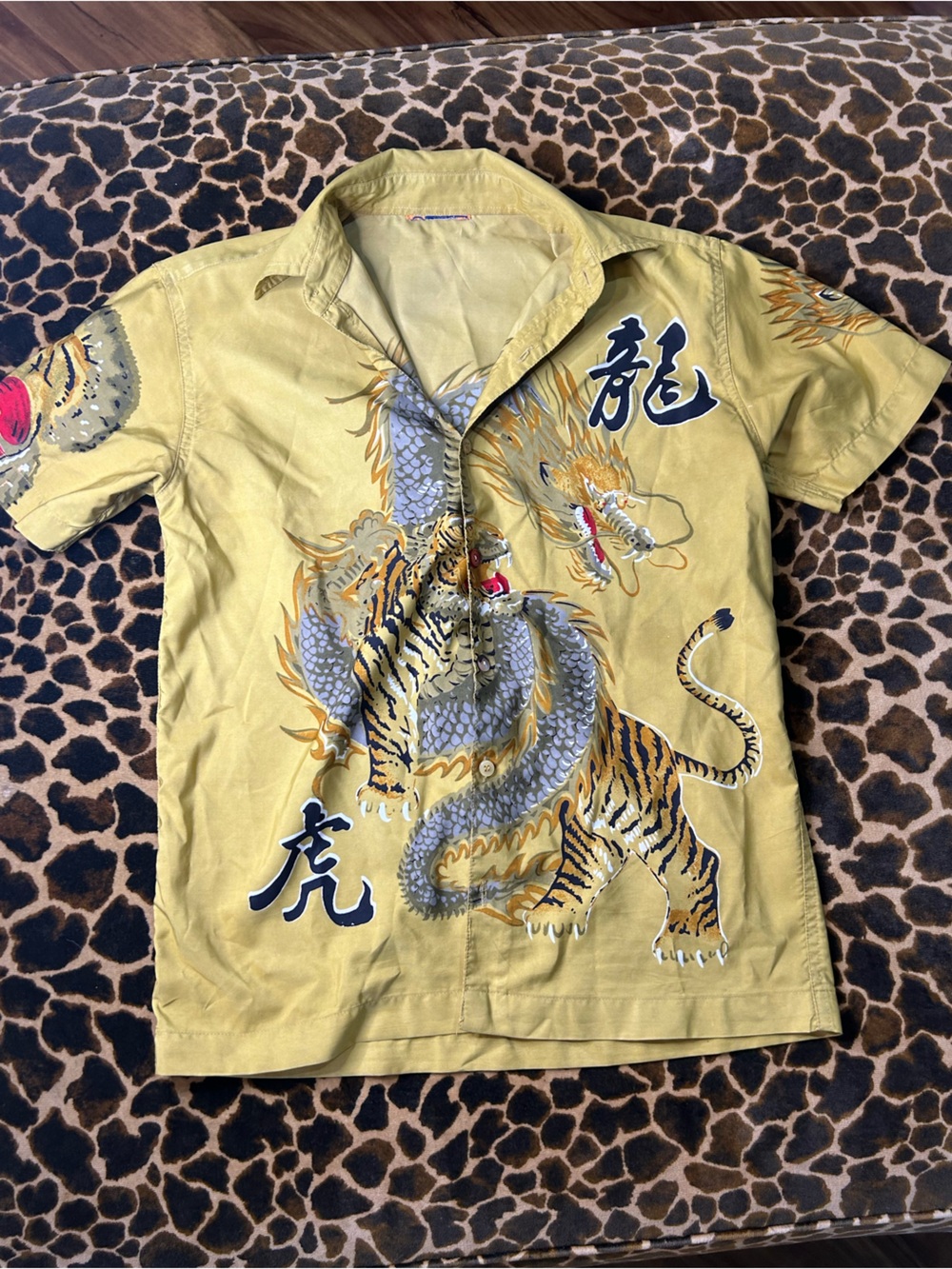 Dragon & Tiger collared button up shirt short sleeve